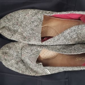 Grey/silver tweed toms